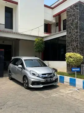 Mobilio RS AT Tipe Atas LOW KM 63rb Tgn 1 Beli dari Baru Pajak Panjang