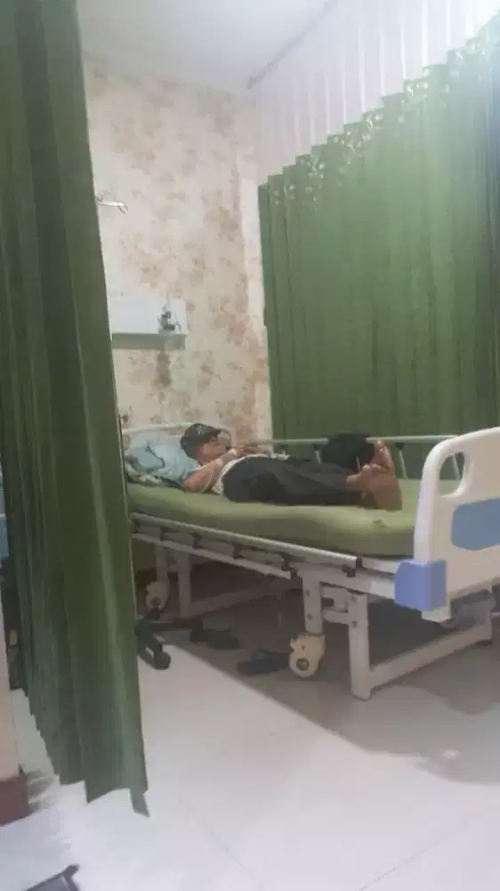 Rawat Lansia Pria/ Pendamping Orang Sakit