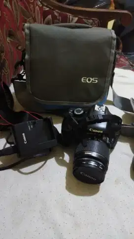 Dijual kamera DSLR canon 1100D bekas