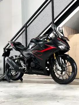 Cbr 150r ABS 2021 Matte Black Odo 20rb km.Mukus Istimewa(Gilbert)