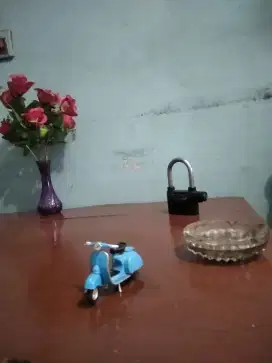 Miniatur Vespa Super Antik