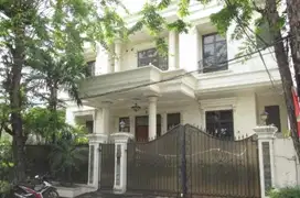 Rumah Ditengah Kota Kuningan Barat Jakarta Selatan