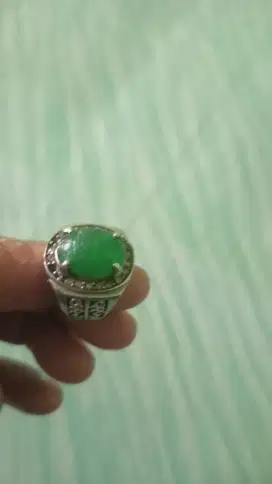 Cincin jamrud asli