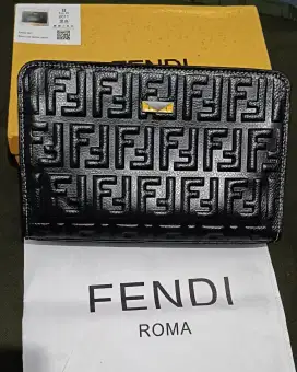 Handbag kulit Fendi