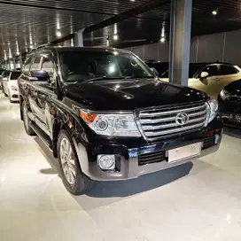 Toyota Landcruiser 200 STD At tahun 2012