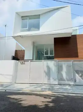 Rumah Baru Mewah Dan Kokoh Di Pondok Indah