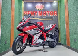 AVAILABLE HONDA CBR 250RR 2017 -