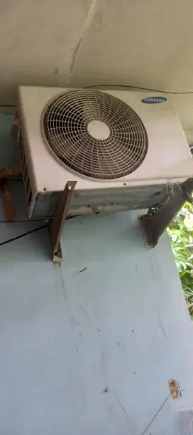 Dijual murah AC 1/2 pk bekas bisa nego.