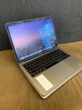 Want to sale! MacBook Air 13 2018 i5 16/1,5 Tb Bergaransi