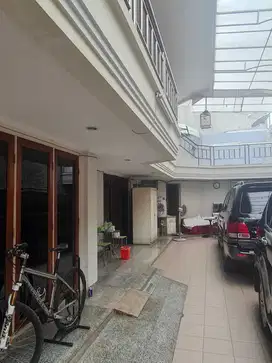 Dijual rumah besar megah di Pantai Kuta t Ancol Timur