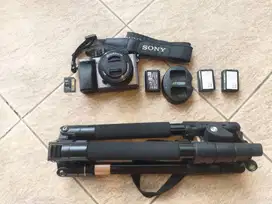 Sony Alpha 6000 Inc Kit Lens + Baterai, Tripod,  remote & Memori Card