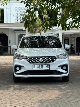 Ertiga GX hybrid 2022 KM 11rb like new,sangat istimewa ,murah poll