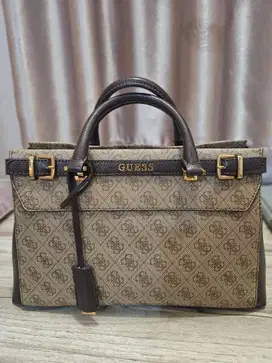 tas guess warna coklat original jarang pakai