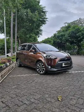 Toyota Sienta V Matic 2016