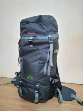 set sepatu gunung dan carrier 55+5liter kondisi masih baru ni minus