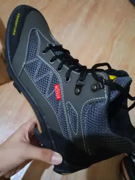 SEPATU GUNUNG SIZE SEPATU HIKING SEPATU OUTDOOR