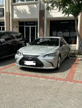 Lexus ES 300Hybrid