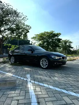 Jual BMW 320i F30 Sport LCI LOW KM