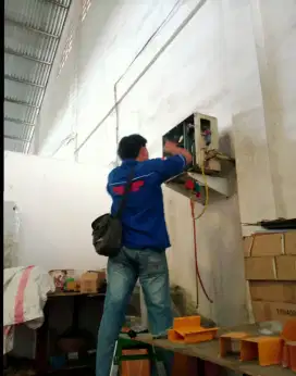 Service AC bongkar pasang AC perbaikan AC kulkas freezer showcase dll