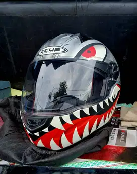 Helm Zeus ZS811