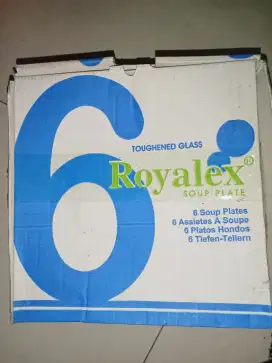 Dijual cepat 4 box piring makan royalex