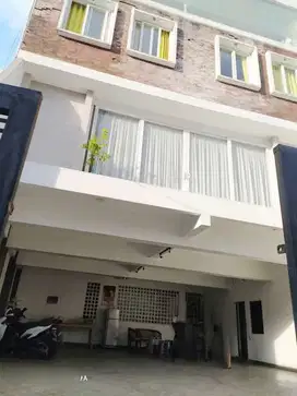 DIJUAL BANGUNAN KOMERSIIL ,COCOK UNTUK USAHA atau KANTOR