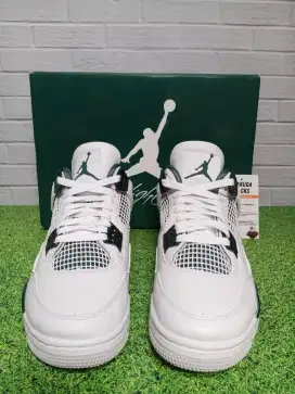 AIR JORDAN 4 RETRO