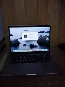 Macbook Pro 13 2020 m1 8/256gb