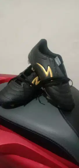 Sepatu bola original vietnam 100%