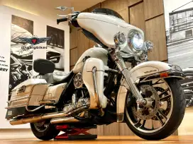 Harley Ultra Classic Putih