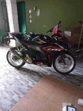 Di jual CBR 150R  2016 ss lngkap