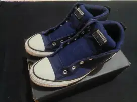 Converse sepatu