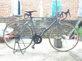 Sepeda Roadbike balap jadul Lucky Leaf