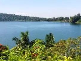 TANAH SPEKTAKULER DI SEBERANG DANAU BERATAN BEDUGUL - TABANAN