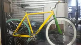 Sepeda Fixie United Soloist 02