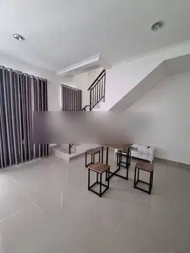 Rumah 2 Lantaicluster Azalea Winterville 3 Kamar Tidur Dijual Cepat Ja