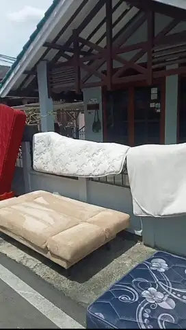 Jasa cuci kasur sofa jok mobil