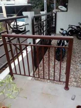 Minimalis pagar balkon dan railling