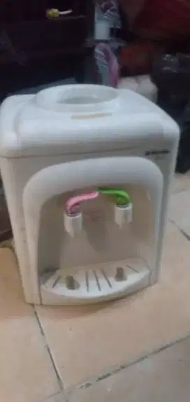 Dispenser air minum berkualitas kond normal panas dan netral hrg murah