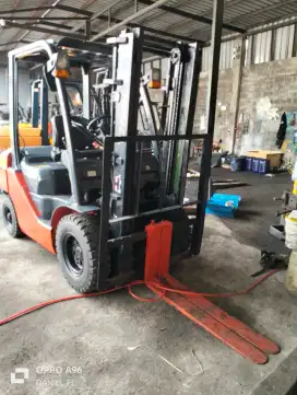 Forklift Toyota 8FD25 thn 2013