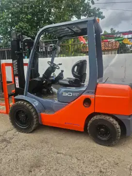 Forklift Toyota 3 ton tahun 2015