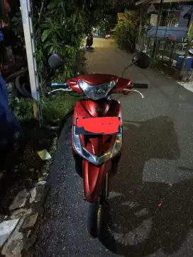 Mio sporty tahun 2011 warna merah