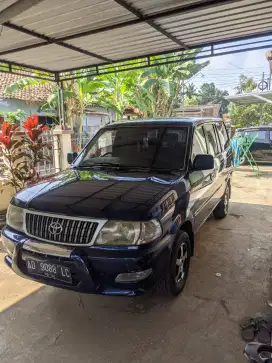 mobil kijang lsx tahun 2004