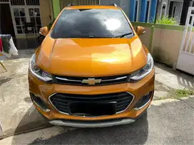 Chevrolet trax 2019 Orange