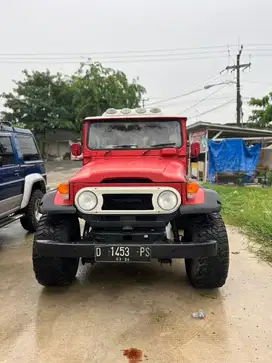 Toyota FJ40 thn 76 antik