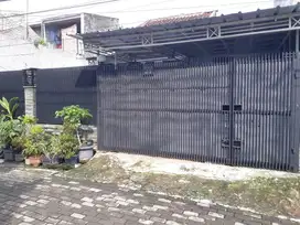 Rumah Sederhana Beserta Isinya