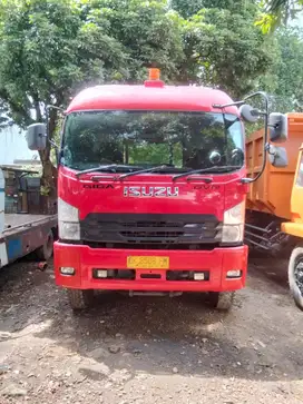 ISUZU GIGA HEAD TRACTOR 2022 WARNA MERAH