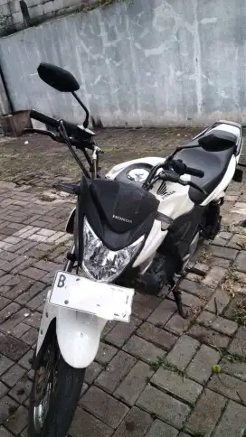 Dijual Motor Verza 2014 Look New