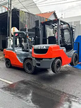 Forklift Toyota 5 Ton bekas