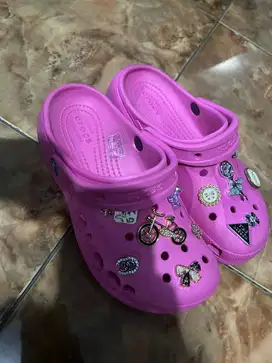 crocs sekali pakai